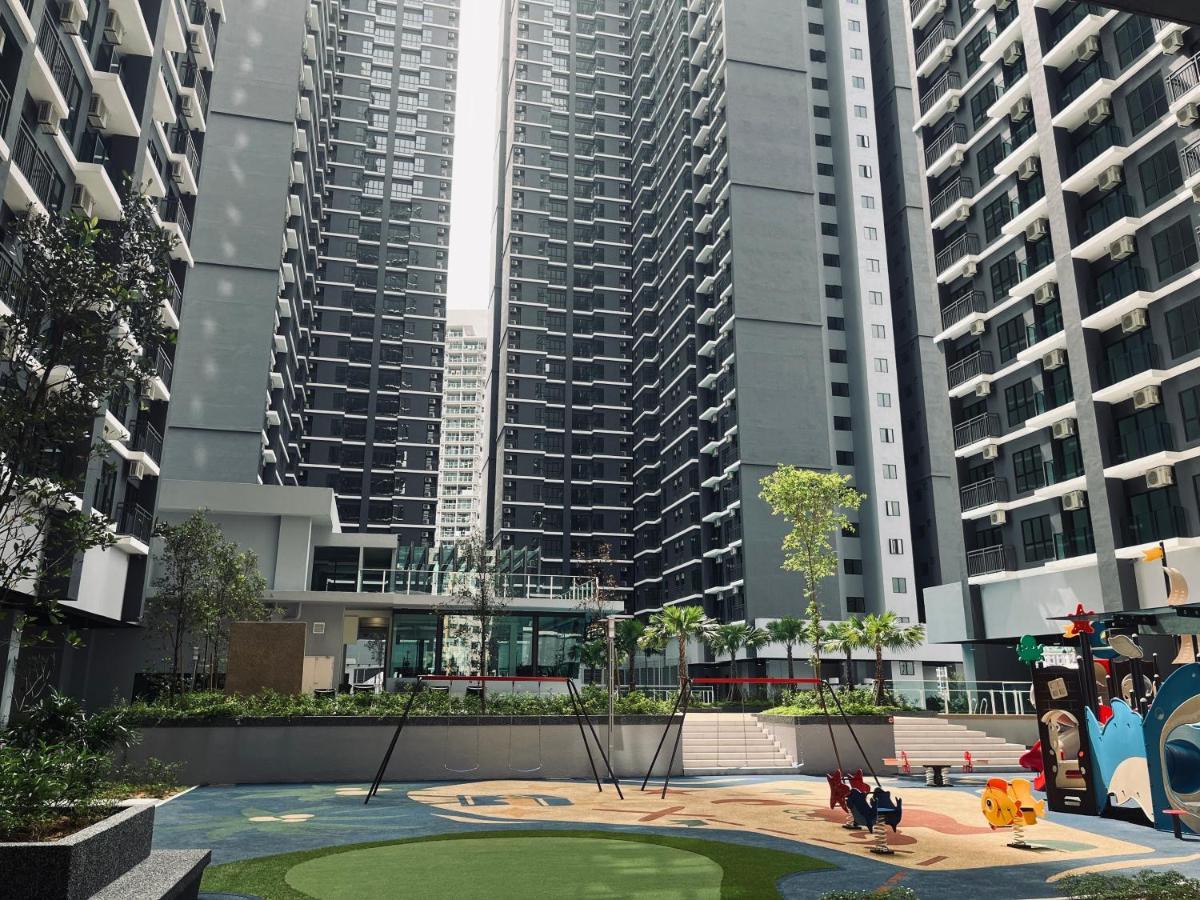 Maxim 2 Bedrooms Mrt Station Cheras