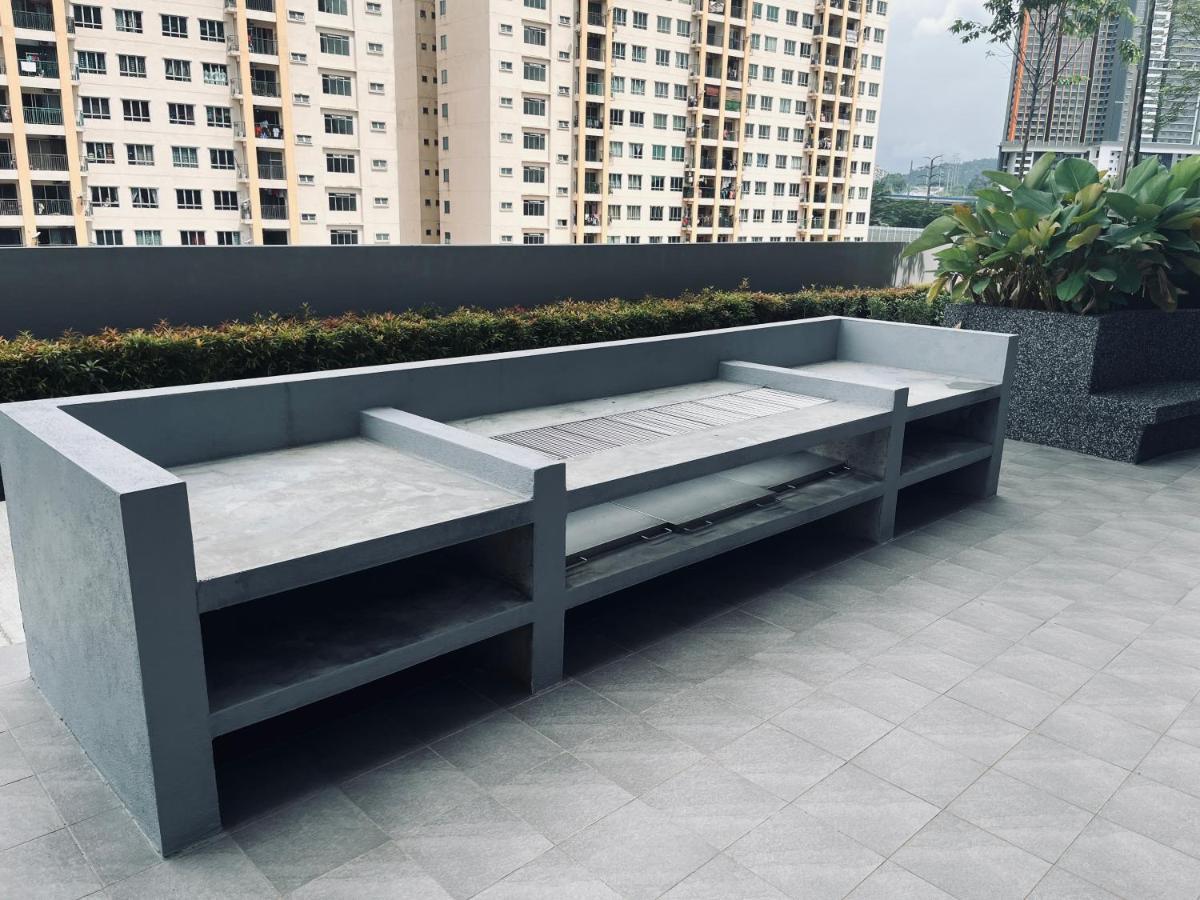Maxim 2 Bedrooms Mrt Station Cheras Apartemen *