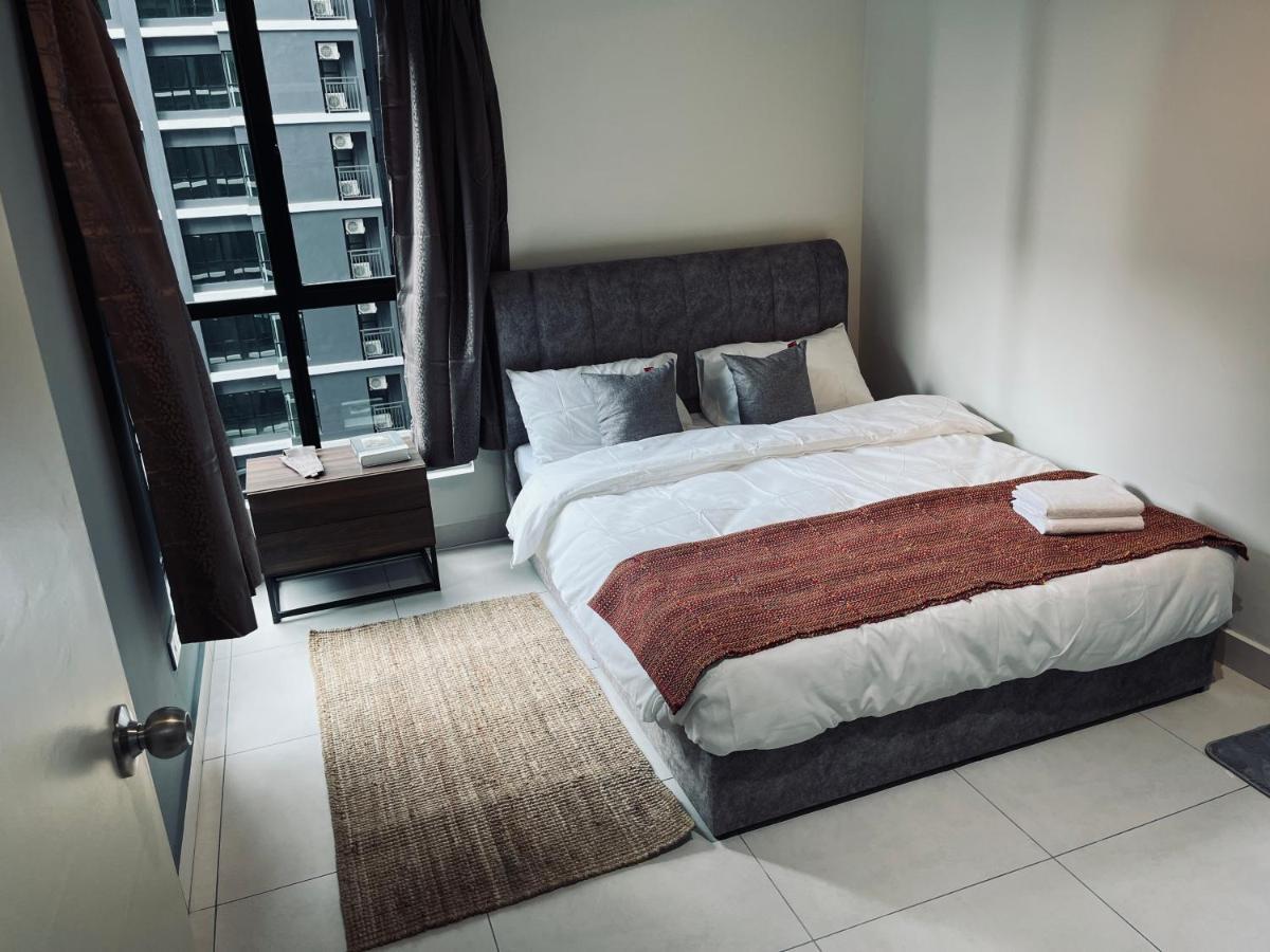 Maxim 2 Bedrooms Mrt Station Cheras *